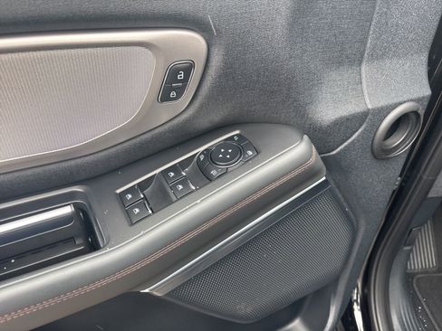 Used 2025 Ford Expedition Active image 13