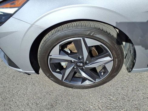 Used 2021 Hyundai Elantra SEL w/ Convenience + Premium Package image 10