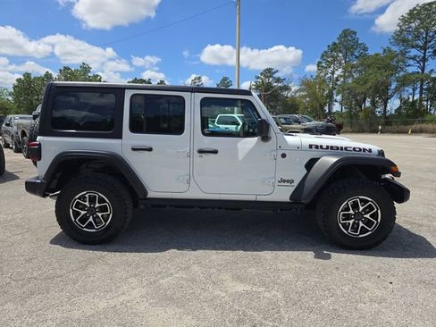 Certified 2025 Jeep Wrangler Unlimited Rubicon image 3