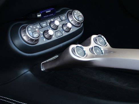 Used 2014 Ferrari California image 36