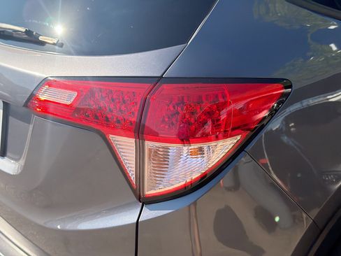 Used 2018 Honda HR-V EX image 26