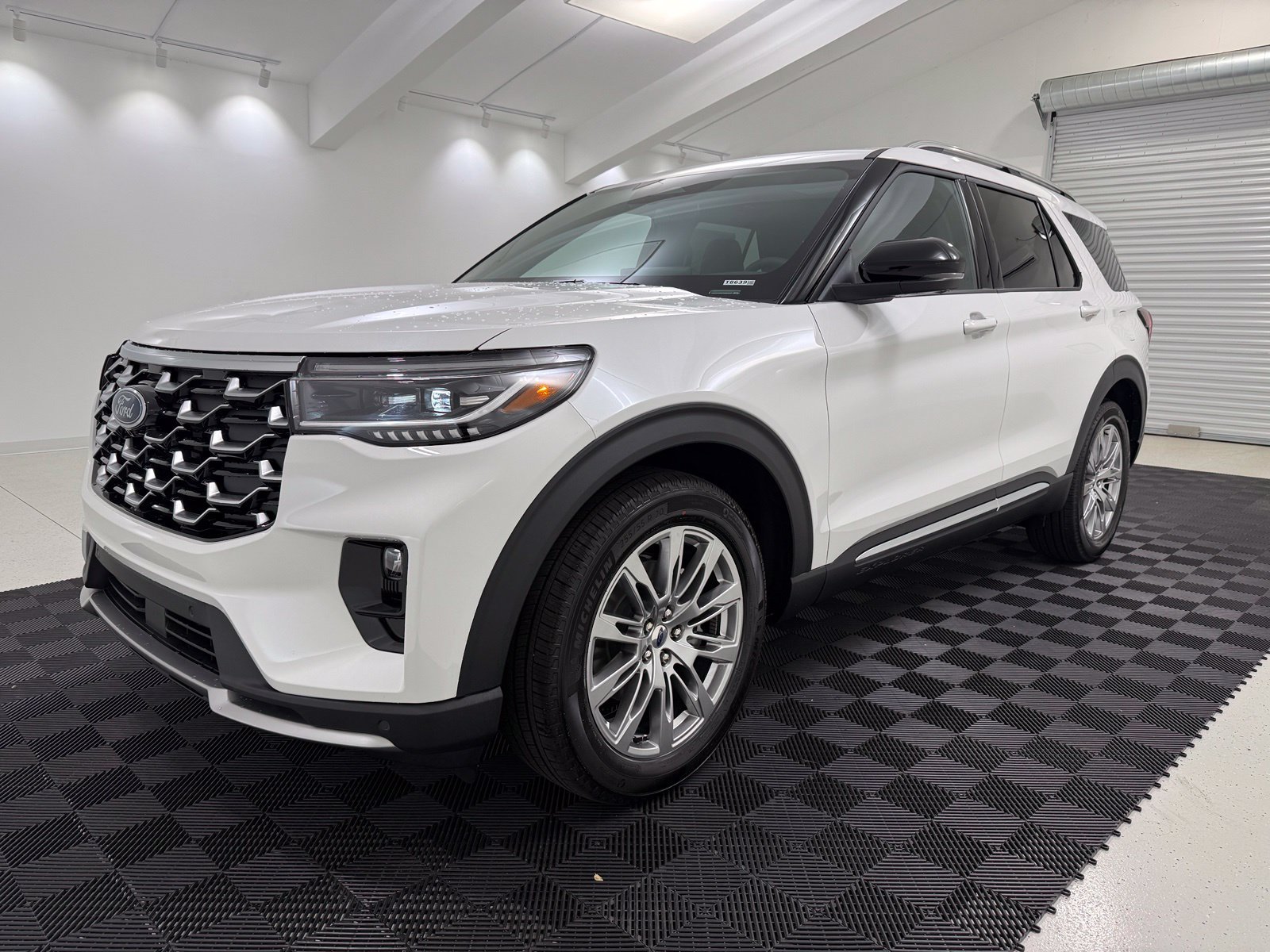 New 2026 Ford Explorer Platinum RWD image 3