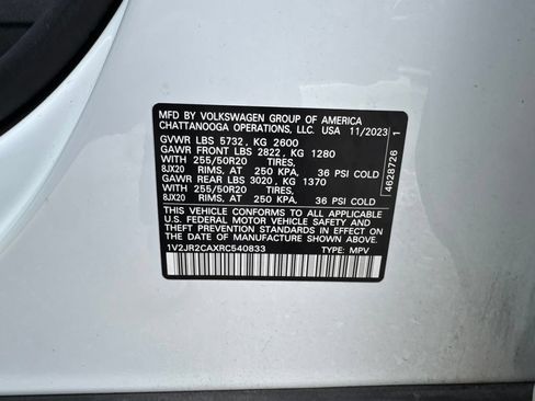 Used 2024 Volkswagen Atlas SE w/ Panoramic Sunroof Package FWD image 14