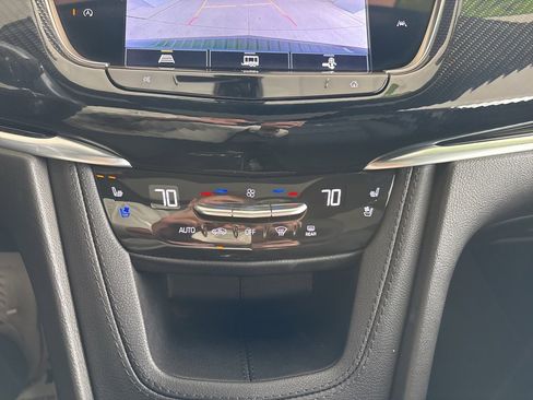 Used 2025 Cadillac XT6 Sport image 18