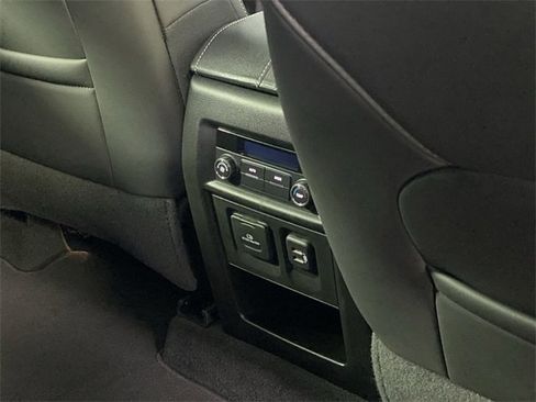 Certified 2023 Chevrolet Traverse LT w/ LT Premium Package image 28