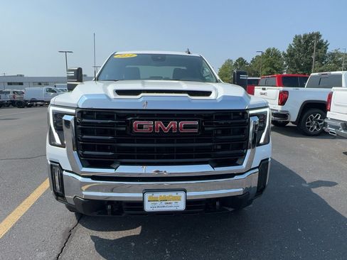 Certified 2024 GMC Sierra 2500 Pro w/ Convenience Package AWD/4WD image 9