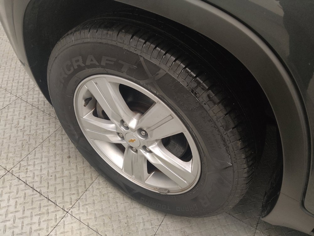 Used 2018 Chevrolet Trax LT w/ LT Convenience Package FWD image 31