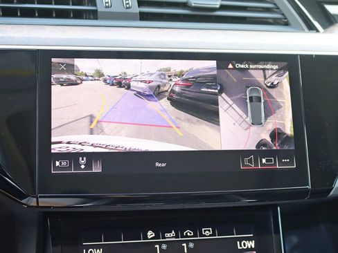 Used 2019 Audi e-tron Premium Plus image 20