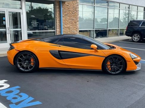 Used 2019 McLaren 570S Spider RWD image 21