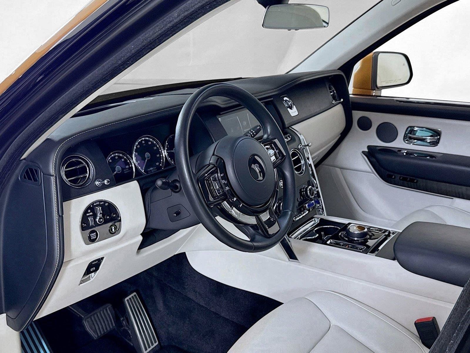Used 2021 Rolls-Royce Cullinan AWD/4WD image 16