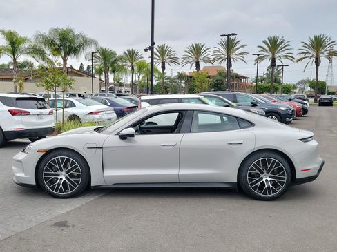 Used 2025 Porsche Taycan image 7