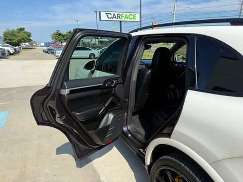 Used 2018 Porsche Cayenne Platinum Edition AWD/4WD image 20