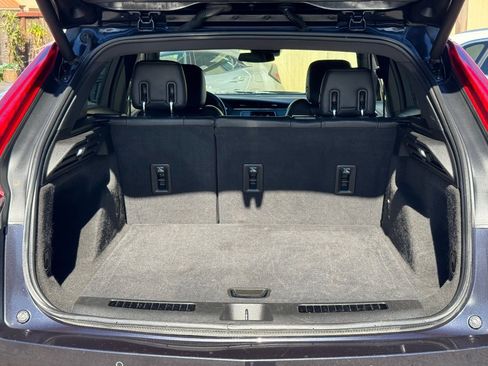 Used 2023 Cadillac XT4 Premium Luxury image 9