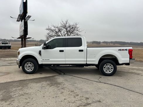 Used 2019 Ford F250 XL w/ STX Appearance Package image 8