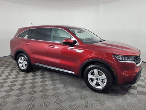 Used 2022 Kia Sorento LX FWD image 11