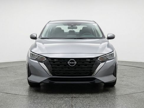 Used 2025 Nissan Sentra SV image 2