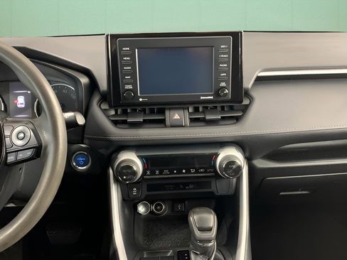 Used 2022 Toyota RAV4 XLE image 19
