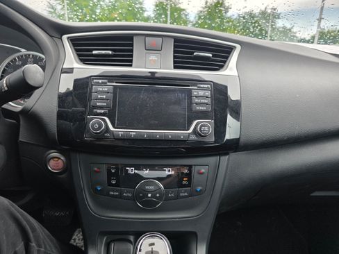 Used 2018 Nissan Sentra SV FWD image 12