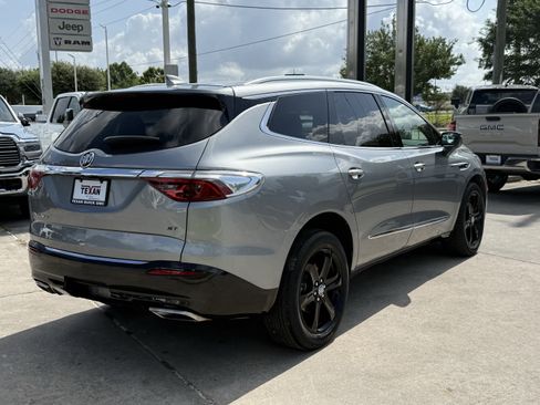 Used 2023 Buick Enclave Essence w/ Sport Touring Edition FWD image 5