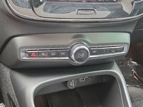 Used 2023 Volvo C40 P8 Recharge Ultimate AWD/4WD image 32