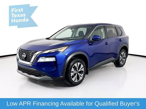 Used 2023 Nissan Rogue SV image 3