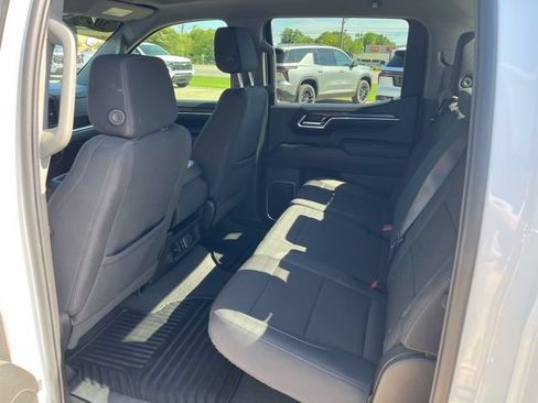 Used 2024 Chevrolet Silverado 1500 LT w/ Z71 Off-Road Package AWD/4WD image 10