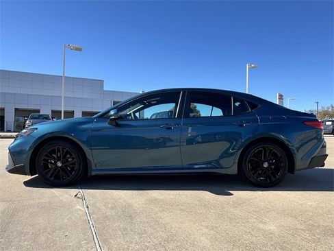 Certified 2025 Toyota Camry SE w/ Convenience Package image 2