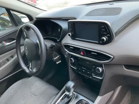 Used 2020 Hyundai Santa Fe SEL w/ Convenience Package image 9