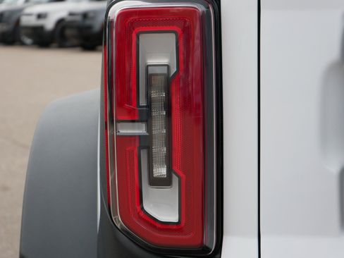 Used 2022 Ford Bronco Badlands image 11