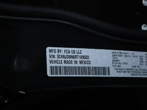 Used 2024 Jeep Compass Latitude AWD/4WD image 20