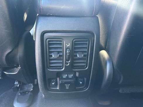 Used 2024 Dodge Durango GT image 39