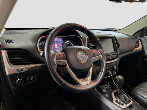 Used 2015 Jeep Cherokee Limited image 10