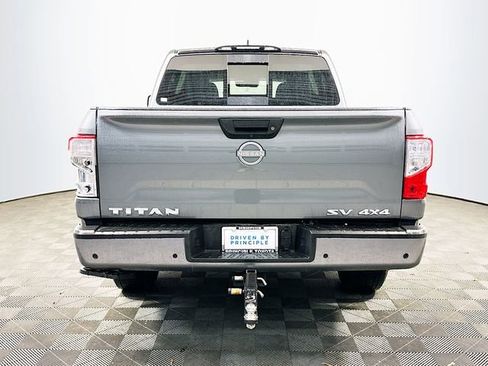 Used 2024 Nissan Titan SV w/ SV Convenience Package image 7
