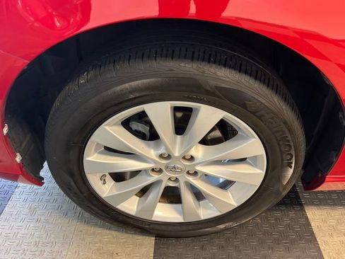 Used 2015 Toyota Venza LE FWD image 8