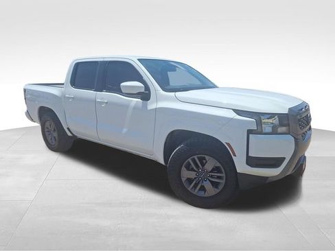 Certified 2025 Nissan Frontier SV RWD image 1