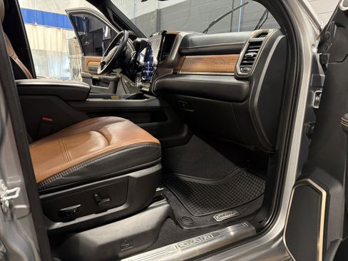 Used 2023 RAM 3500 Limited image 22