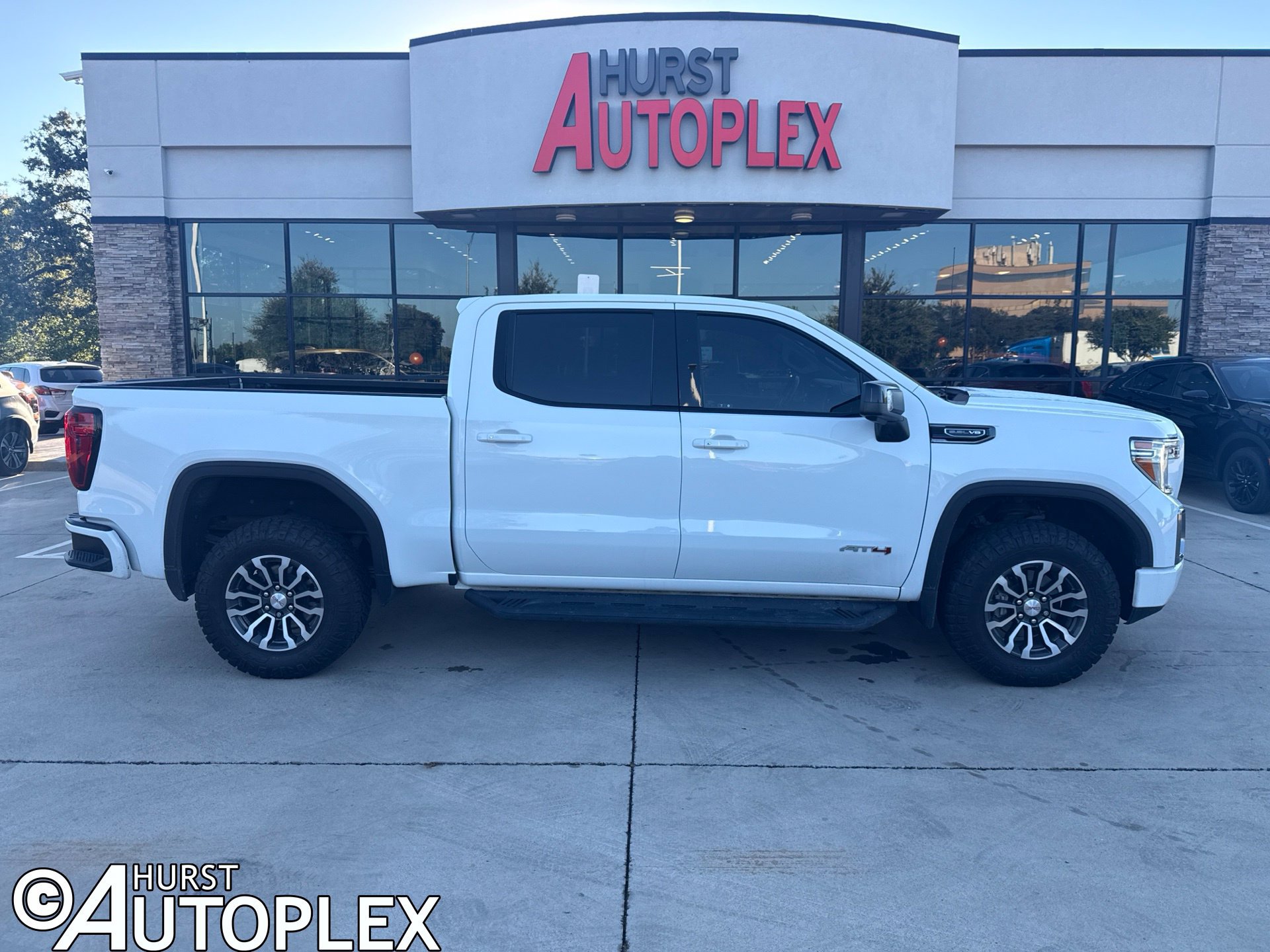 Used 2021 GMC Sierra 1500 AT4 w/ AT4 Value Package AWD/4WD image 1