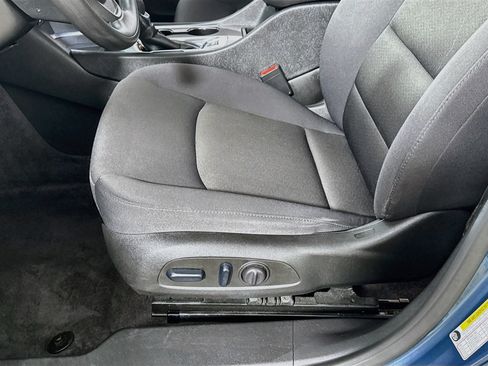 Used 2025 Chevrolet Malibu LT FWD image 21