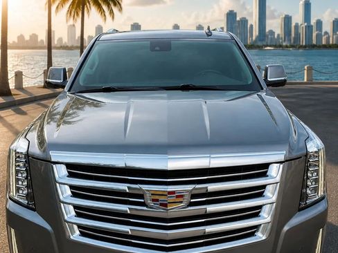 Used 2020 Cadillac Escalade Luxury w/ Escalade Sport Edition AWD/4WD image 2