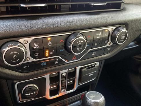 Used 2024 Jeep Wrangler Unlimited w/ Convenience Group image 26