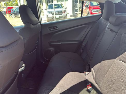 Used 2019 Toyota Prius LE AWD/4WD image 9