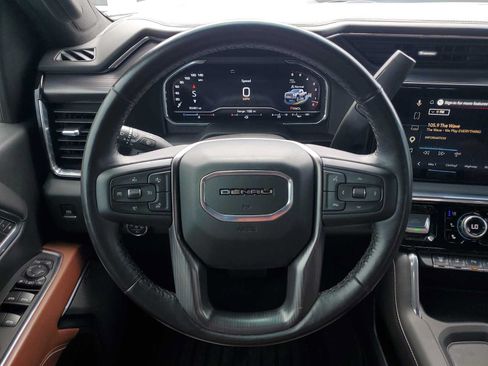 Used 2025 GMC Sierra 3500 Denali Ultimate AWD/4WD image 16