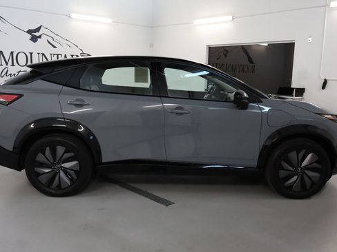 Used 2024 Nissan Ariya AWD image 8