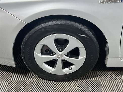 Used 2015 Toyota Prius Two image 27