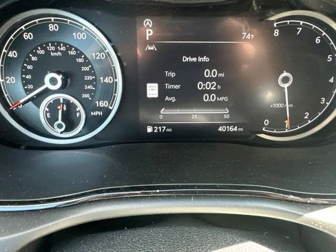 Used 2025 Genesis GV70 2.5T AWD/4WD image 28