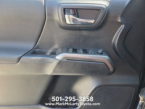 Used 2019 Toyota Tacoma TRD Off-Road AWD/4WD image 25