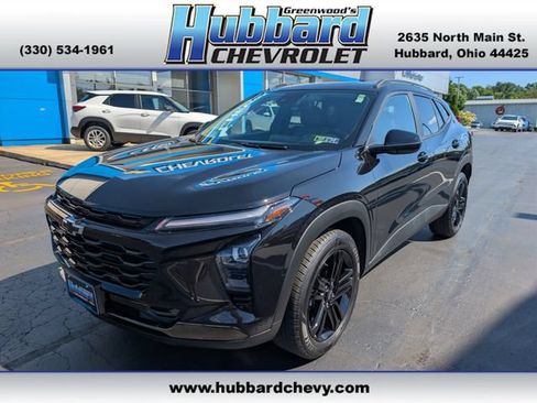 Used 2025 Chevrolet Trax ACTIV w/ Sunroof Package FWD image 1