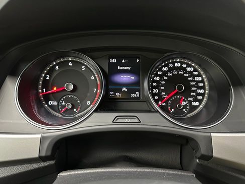 Used 2021 Volkswagen Atlas Cross Sport SE image 26