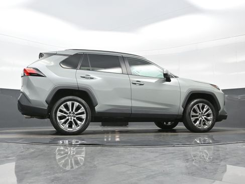 Used 2023 Toyota RAV4 XLE Premium AWD/4WD image 35