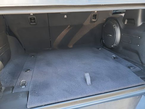 Certified 2023 Jeep Wrangler Unlimited Rubicon w/ Xtreme 35 Tire Package image 17